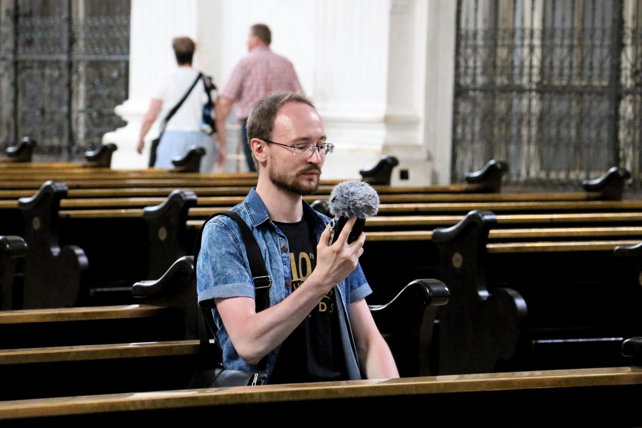 Sergey Eybog recording the ambience of a church in Munich, Bavaria.